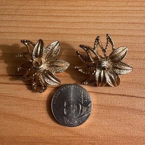 Gold Floral clip on Earrings